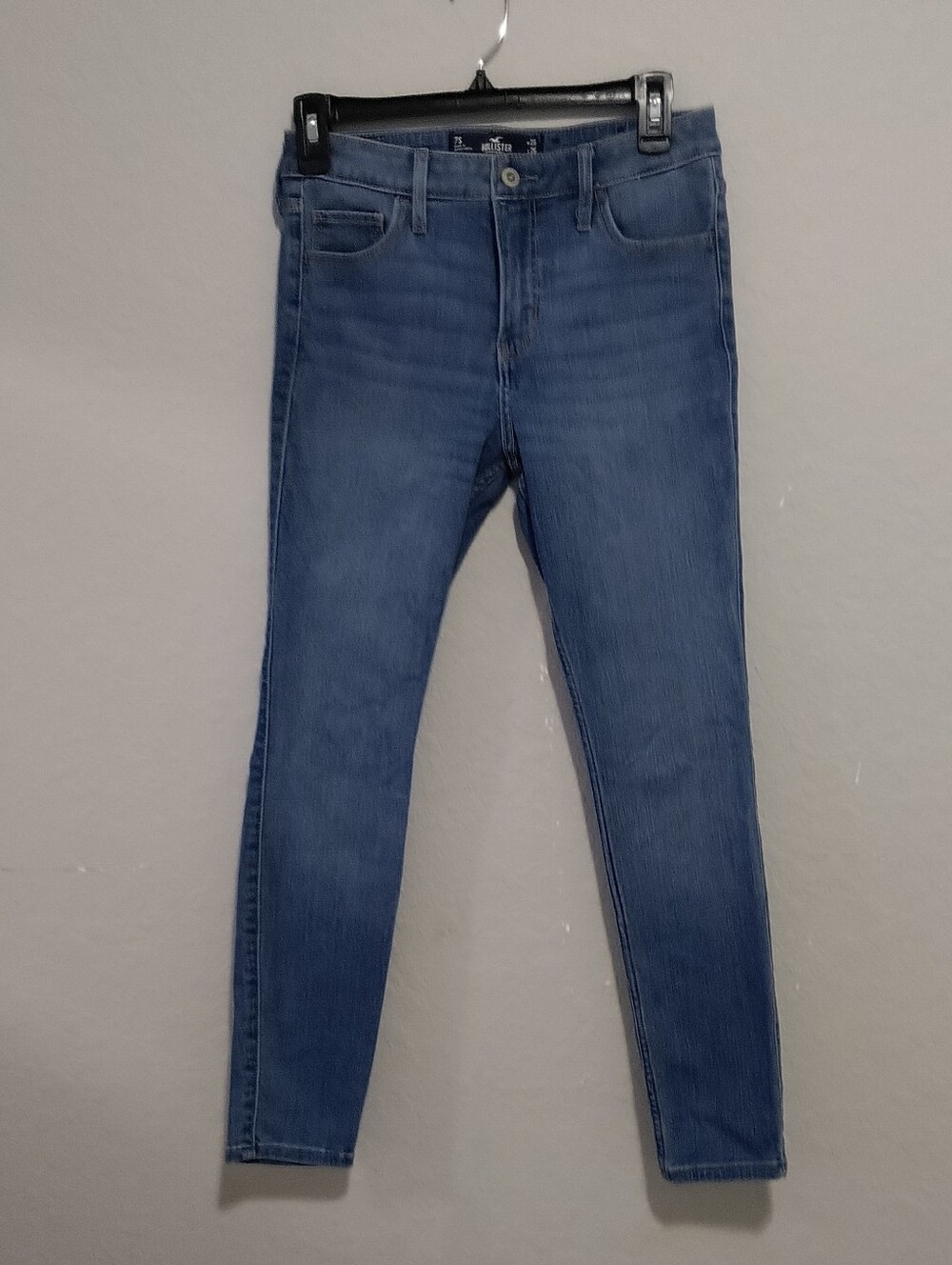 Hollister Women's Skinny Jeans in Medium Blue Denim